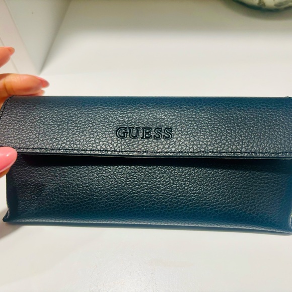Brand new Guess Barbie Core sunglasses. Perfect condition. - Picture 3 of 6